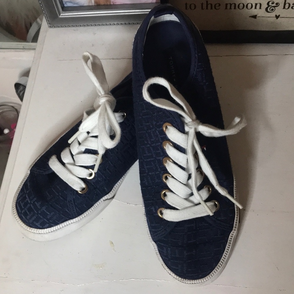tommy hilfiger tennis shoes